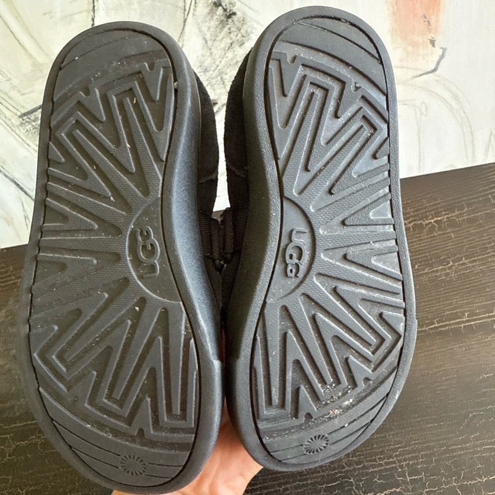 UGG Black Ballerina Shoes size Toddler 11 - Picture 7 of 8